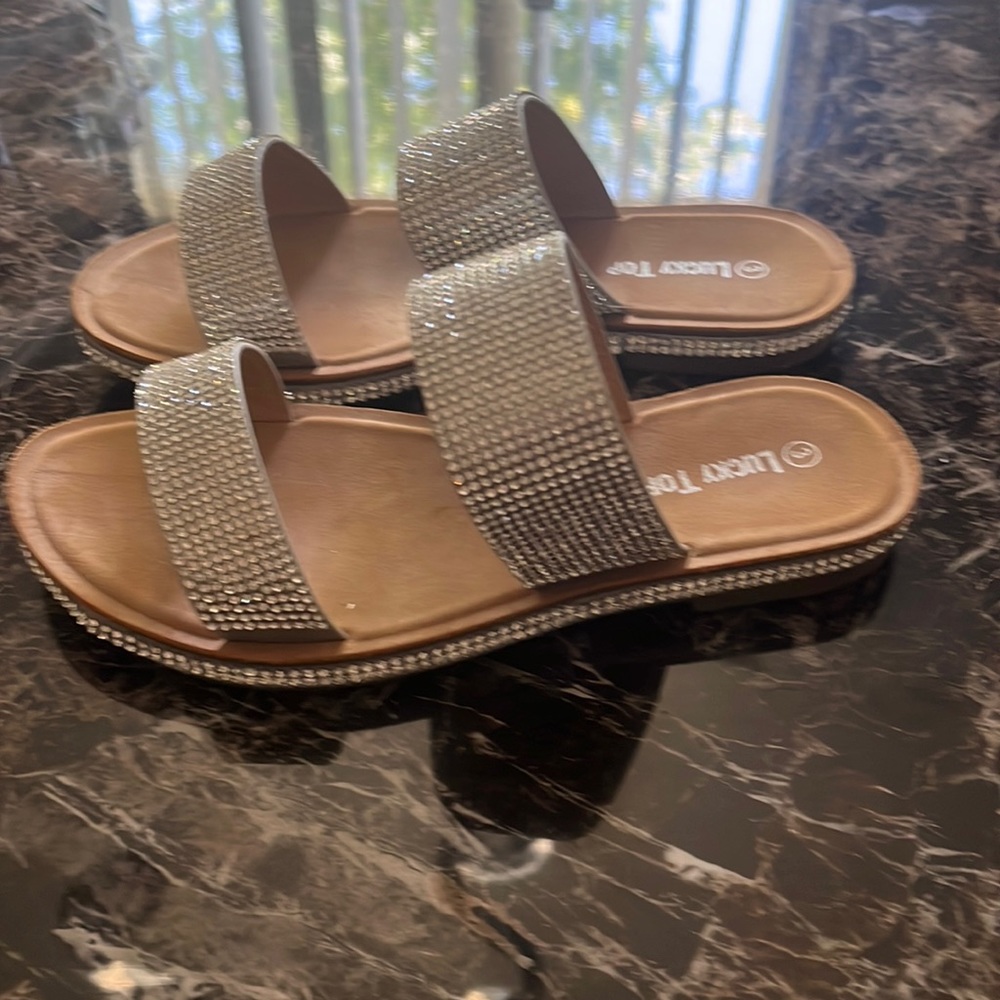 Lucky top gem sandals